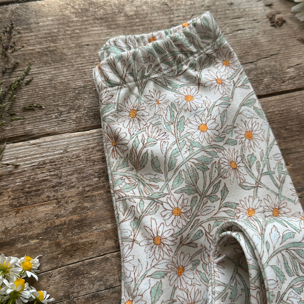 Daisies Slim Leggings | Ready To Post