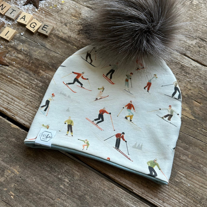 Vintage Ski Bobble Hat | Ready To Post